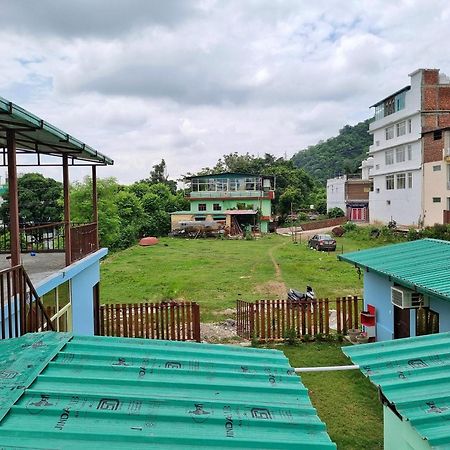 Landlopers Hostel Rishīkesh Exterior foto