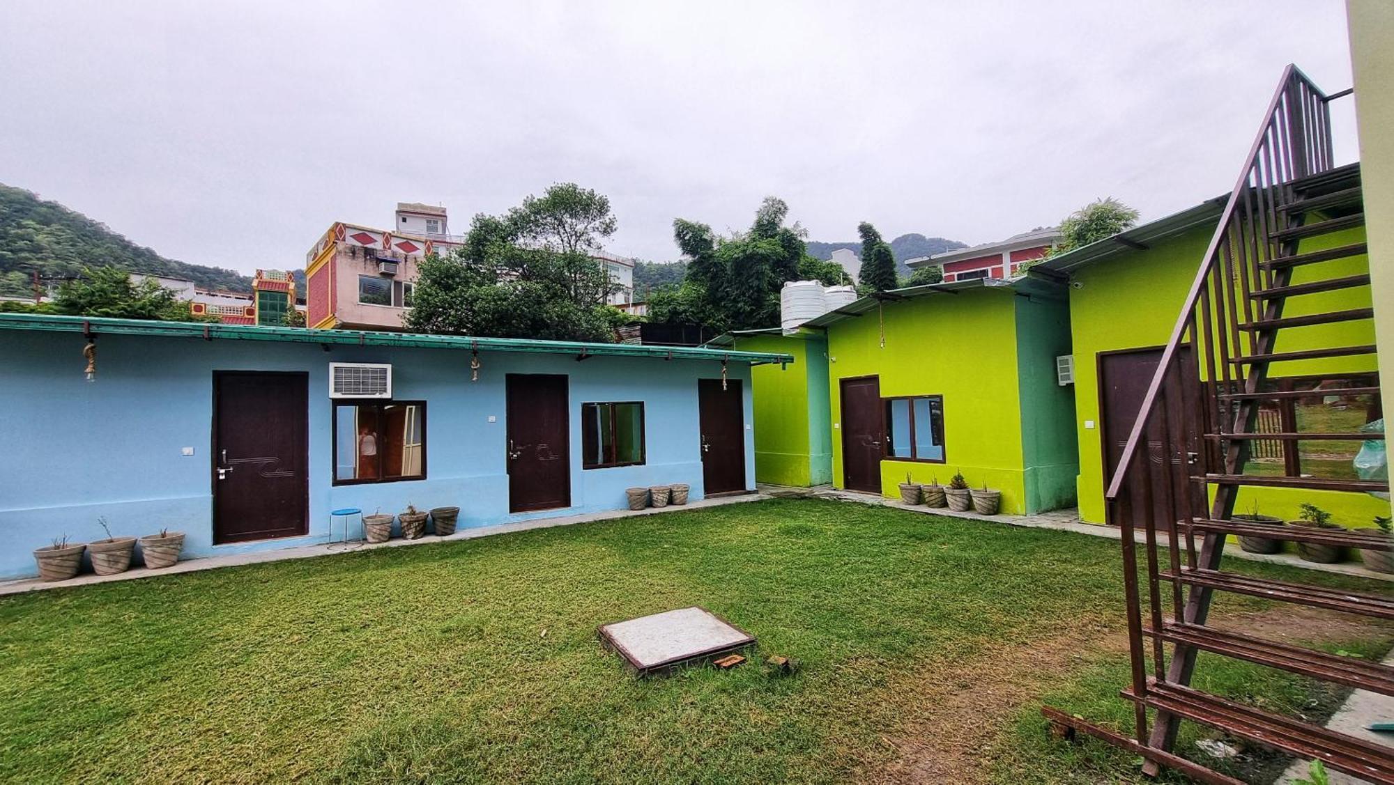 Landlopers Hostel Rishīkesh Exterior foto